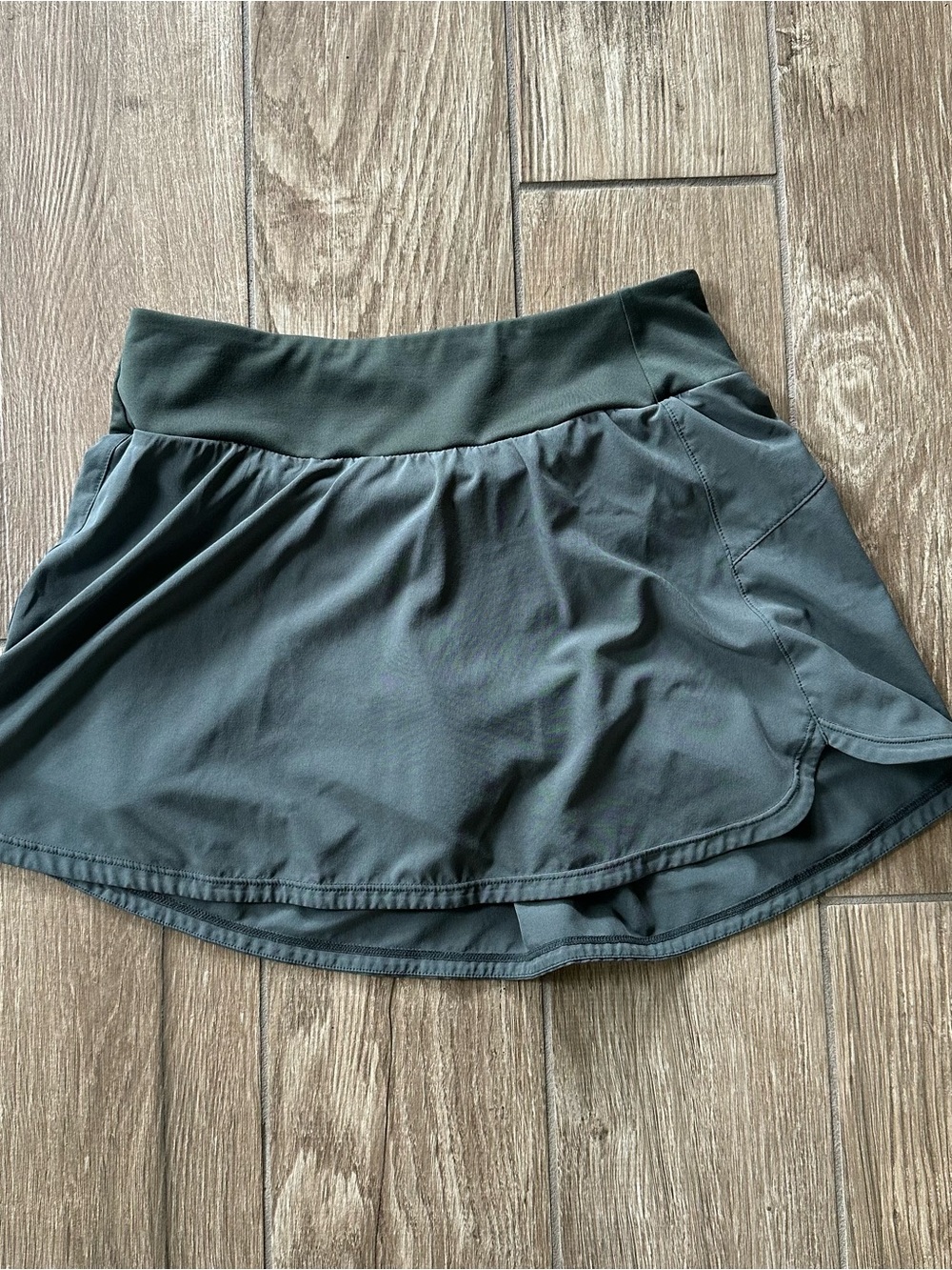 Zella Dark Olive Green Circle Skirt with Built-In Liner size Small - Picture 1 of 3
